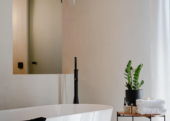 Polis Of Naxos Stylish