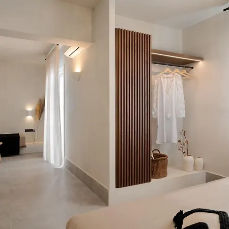 Polis Of Naxos Stylish 4*